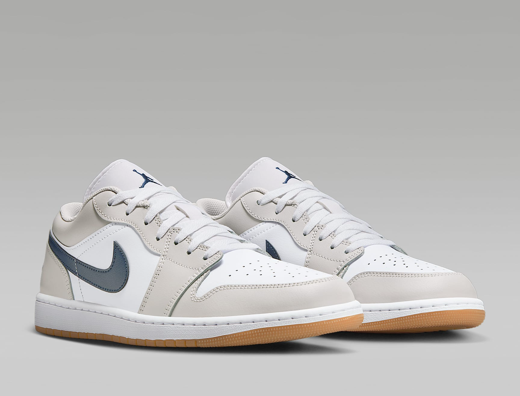 Giay Nike Air Jordan 1 Low 'Georgetown' 553558-146
