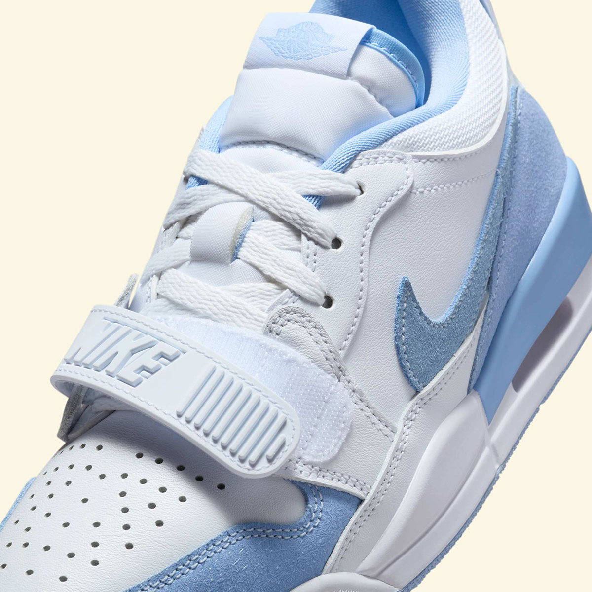 Giay Nike Air Jordan Legacy 312 Low 'White Aluminum' FQ7827-104