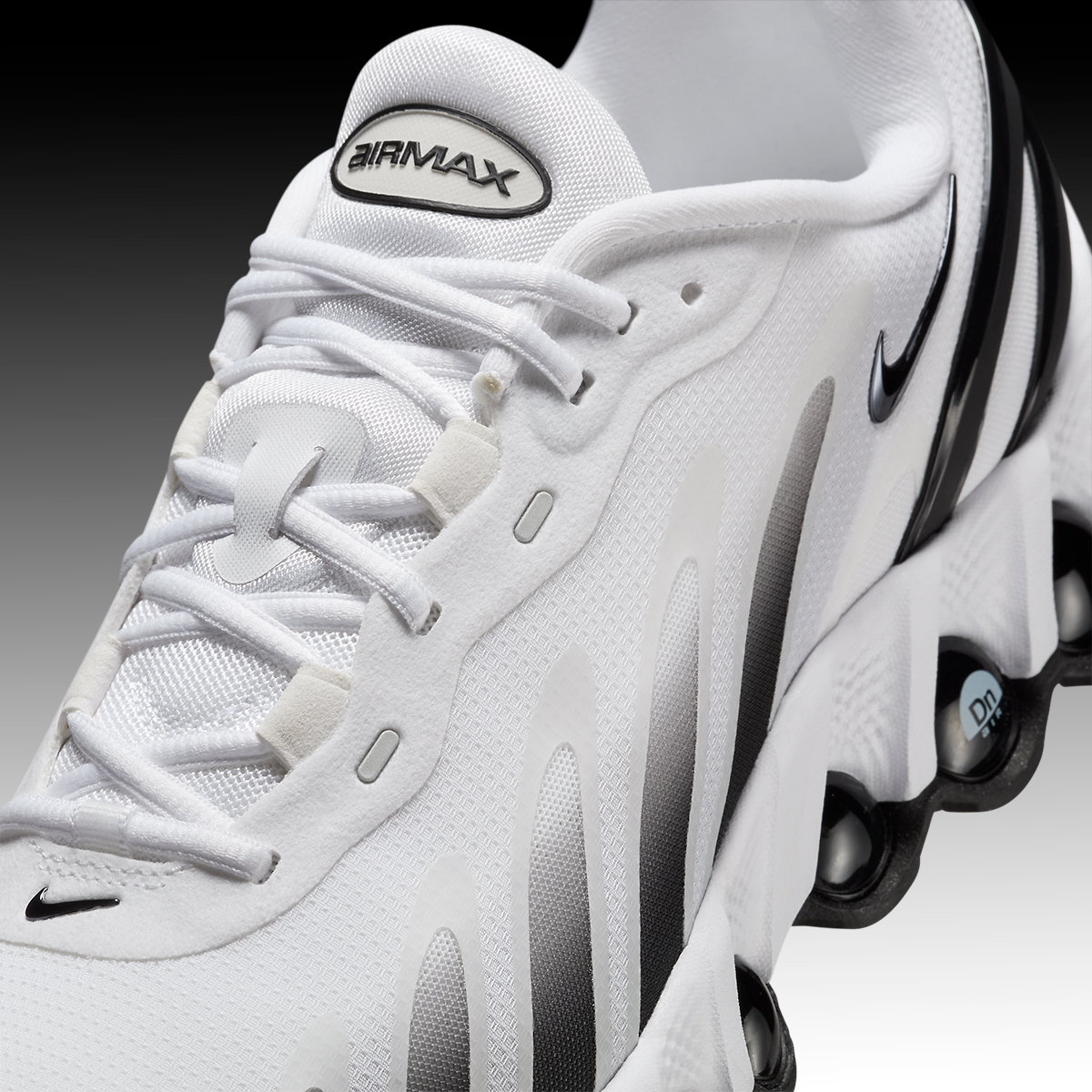 Giay Nike Air Max DN8 'White Black' FQ7860-100