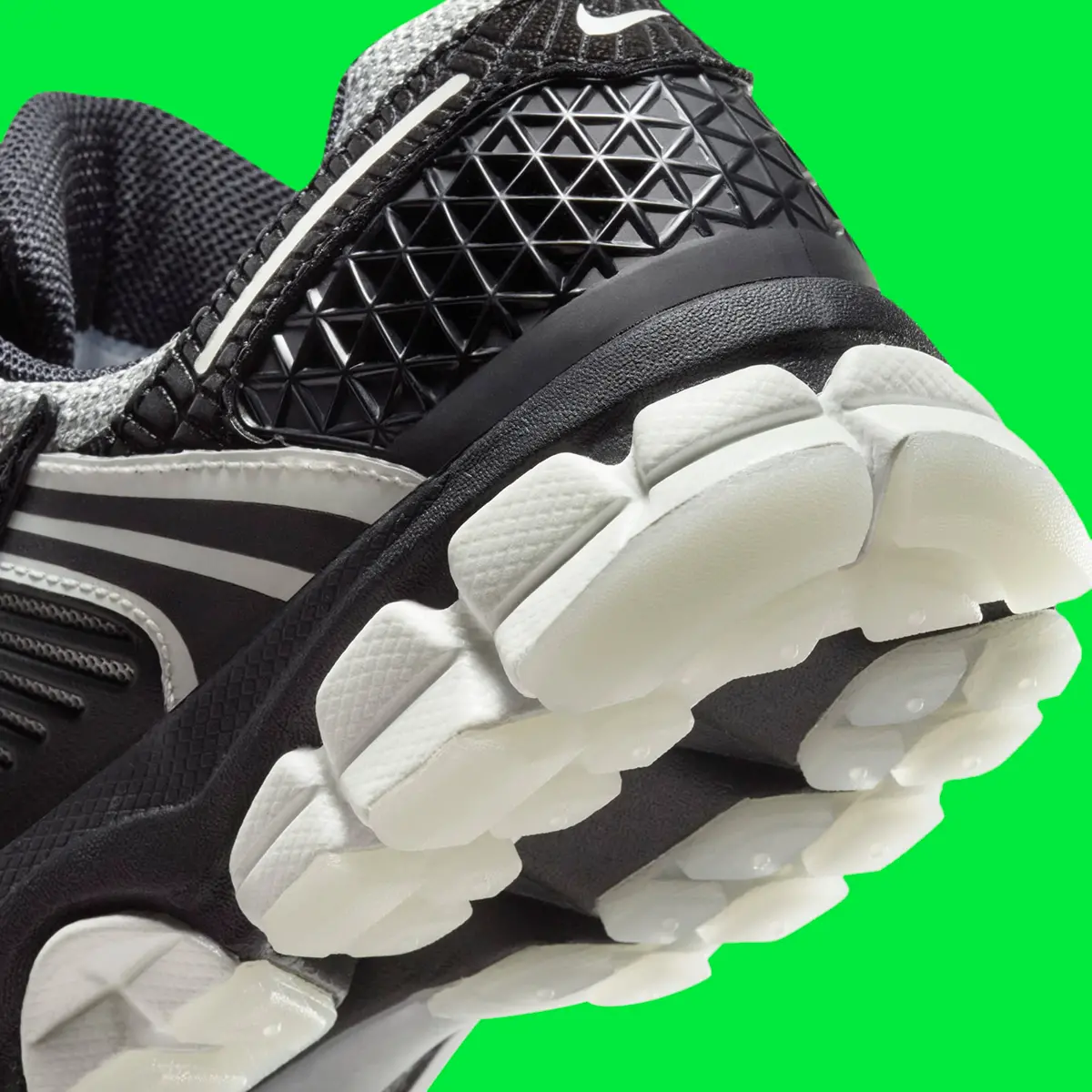 Giay Nike Zoom Vomero 5 GS 'Spider' HQ3477-001
