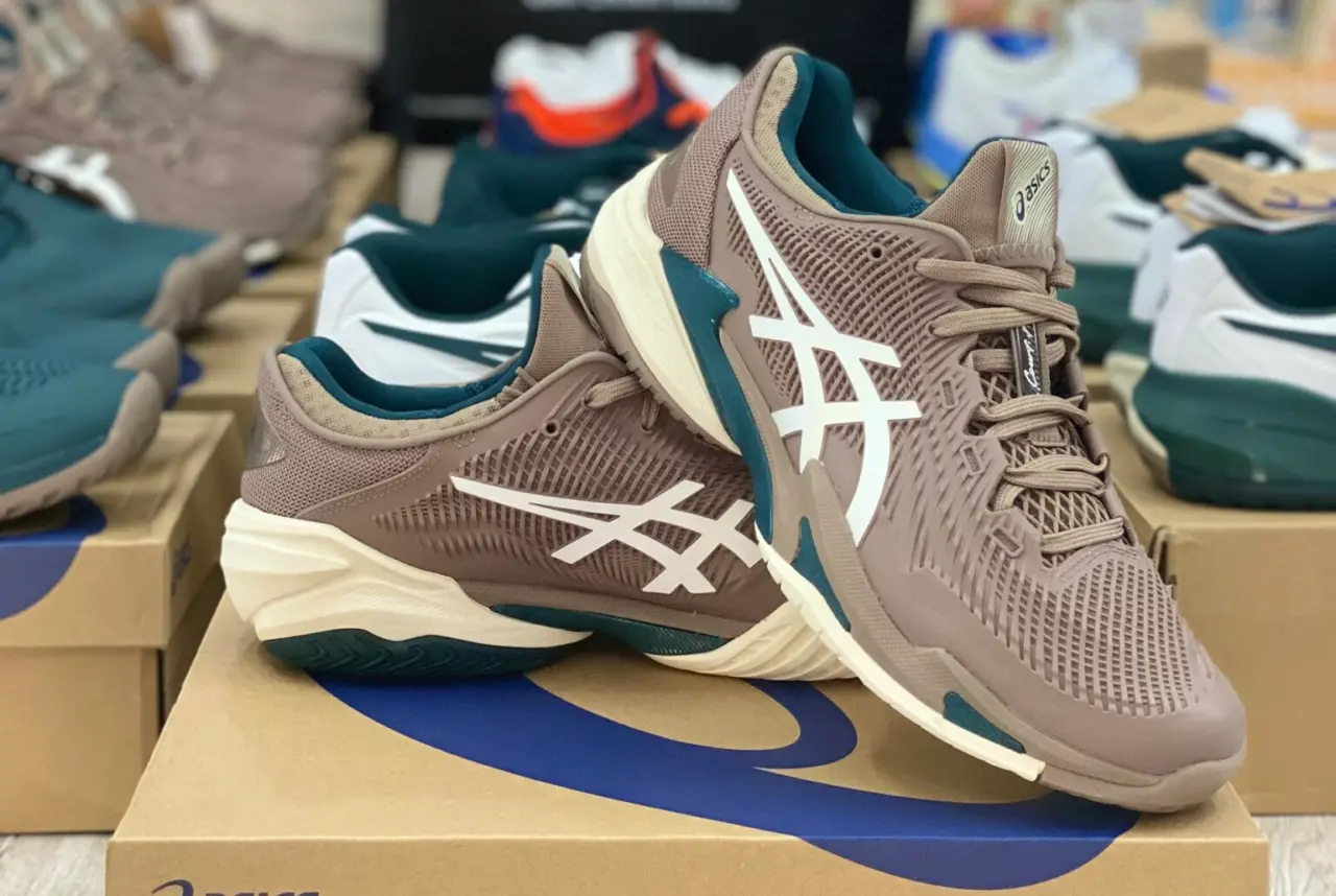 Alternative view of Giày Asics Court FF 3 'Taupe Grey White' 1041A370-020