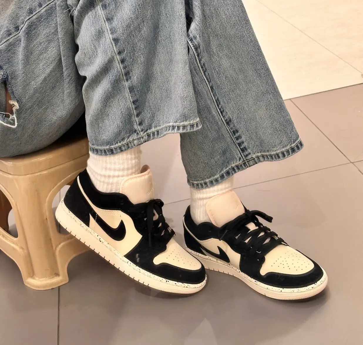 Alternative view of Giày Nike Air Jordan 1 Low 'Guava Ice' DC0774-003
