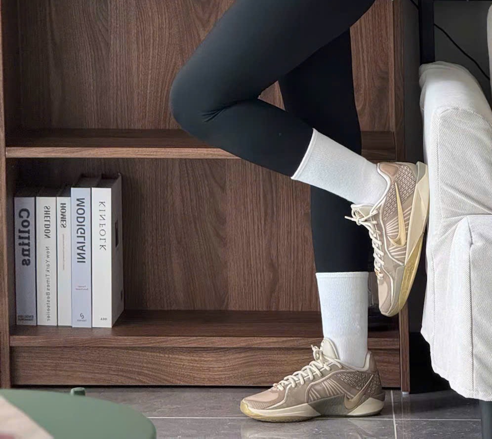 Alternative view of Giày Nike Sabrina 2 'Stronger Than Gold' HF1798-200