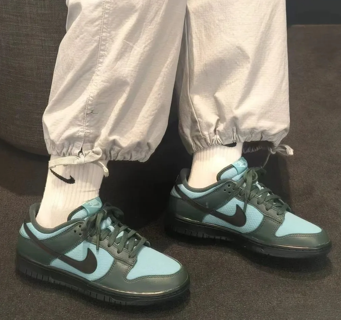 Giay Nike Dunk Low Retro SE ‘Vintage Green’ FZ3052-300