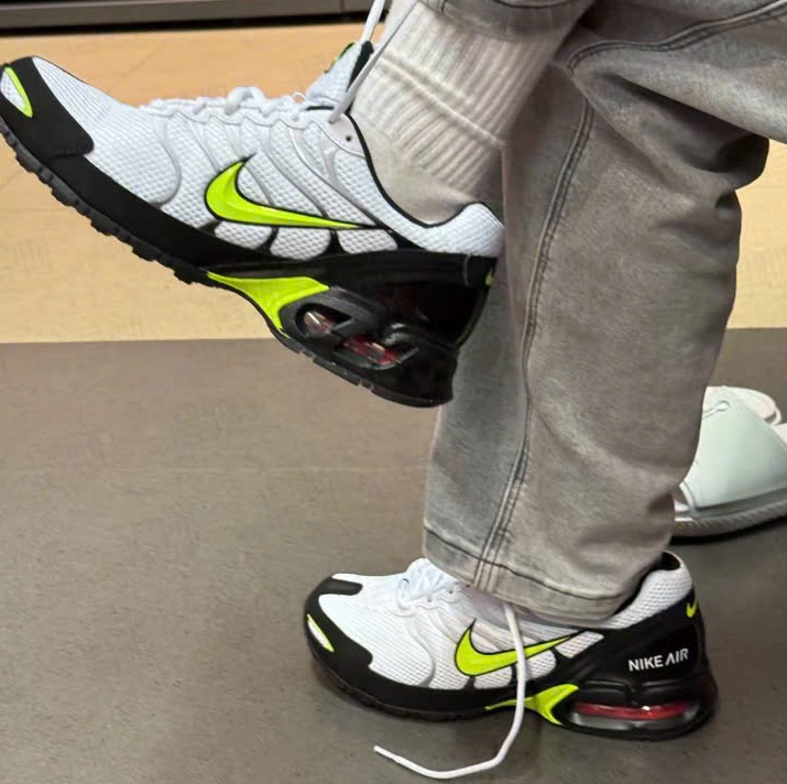 Giay Nike Air Max Torch 4 'White Volt' CK0061-100