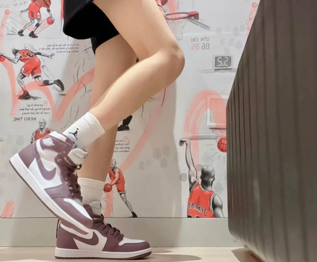Giay Nike Air Jordan 1 Retro High OG ‘Mauve’ FD1437-105