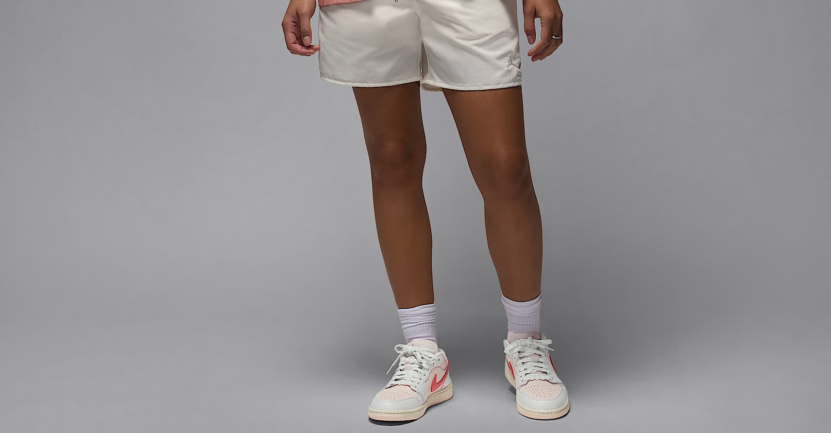 Giay Nike Air Jordan 1 Low ‘Strawberry Milkshake’ IB8156-133