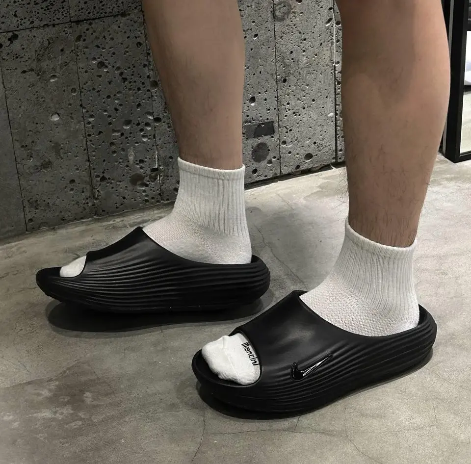 Alternative view of Dép Nike ReactX Rejuven8 Slide 'Black' HV4479-001