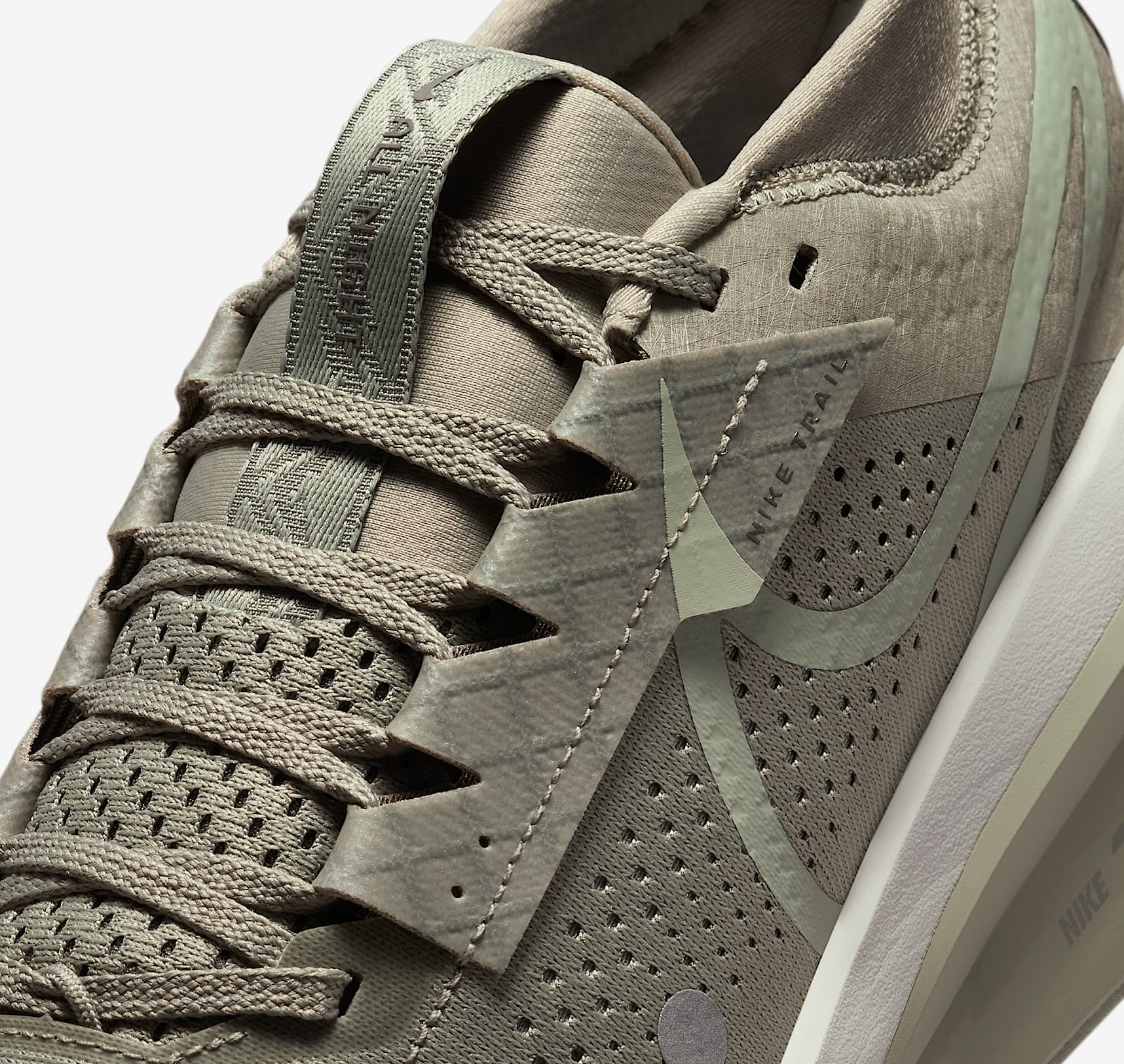 Giay Nike ZoomX Zegama 2 'Light Army Light Bone' FD5190-301