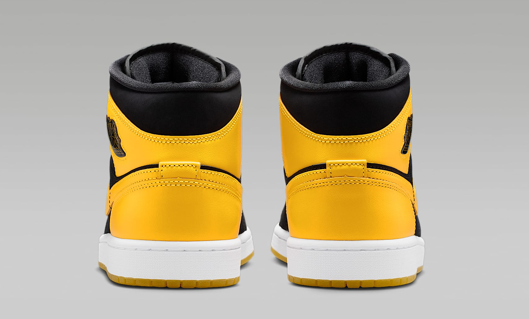 Giay Nike Jordan 1 Mid 'New Love' HJ6654-071