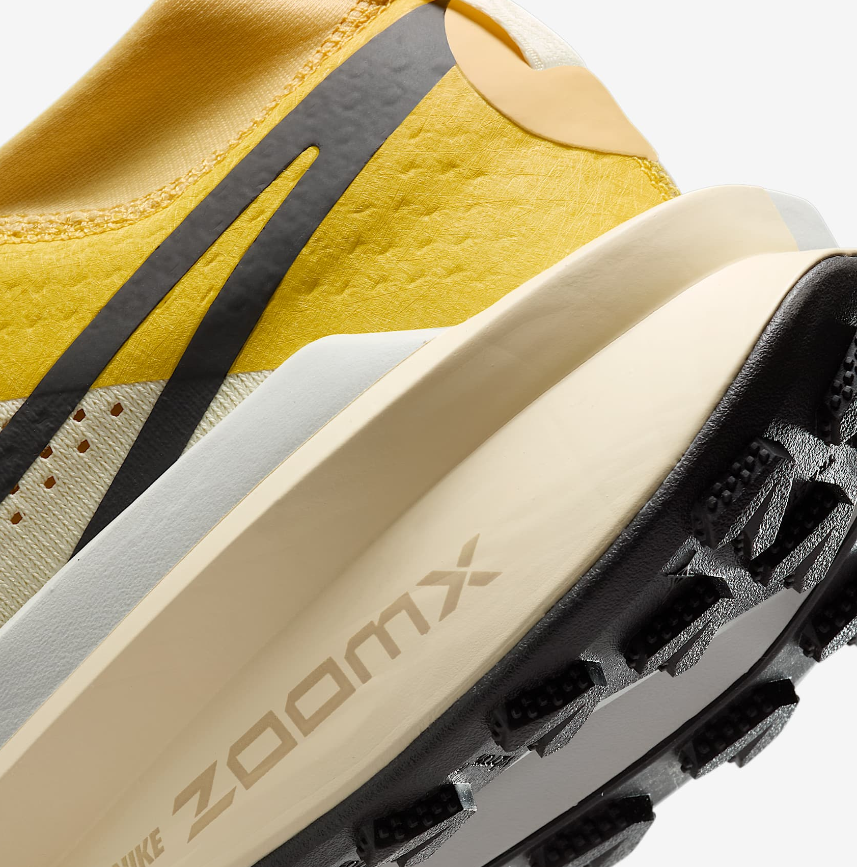 Giay Nike ZoomX Zegama 2 'Lightning Saturn Gold' FD5190-700