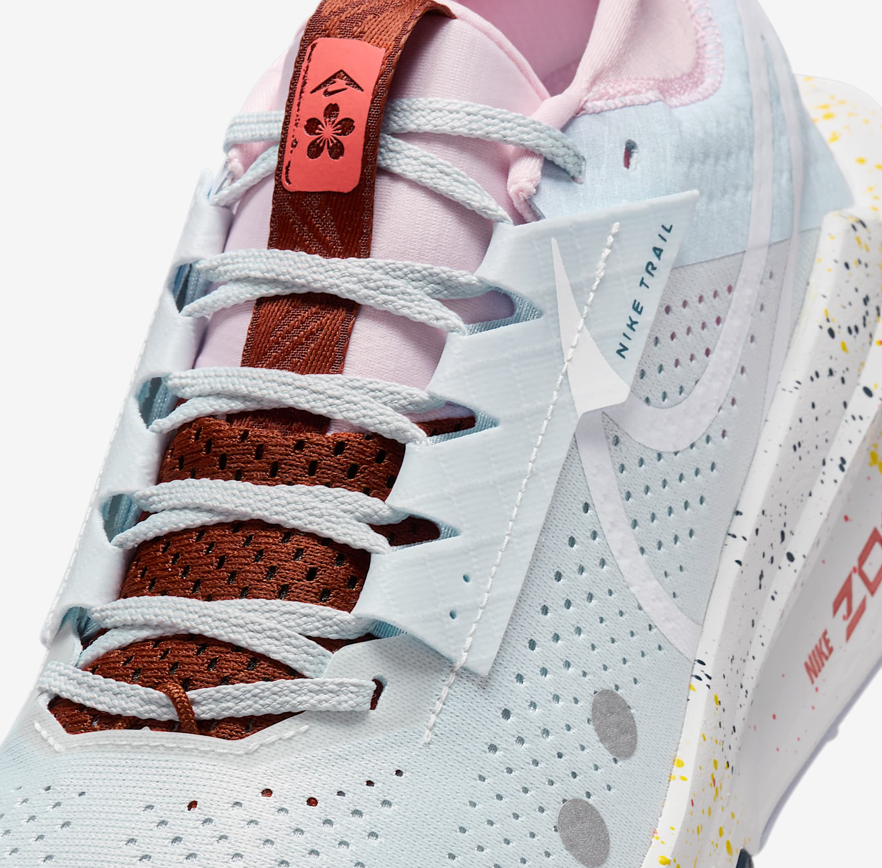 Giay Nike ZoomX Zegama Trail 2 'Grey Pink White' FD5190-009