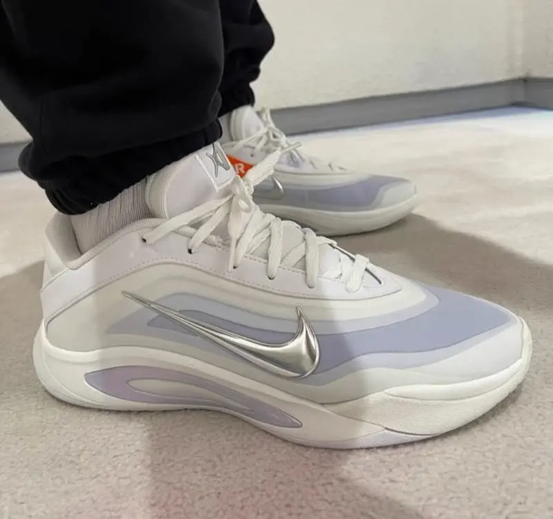Alternative view of Giày Nike A'ja Wilson A'One 'White Metallic Silver' FZ8606-100