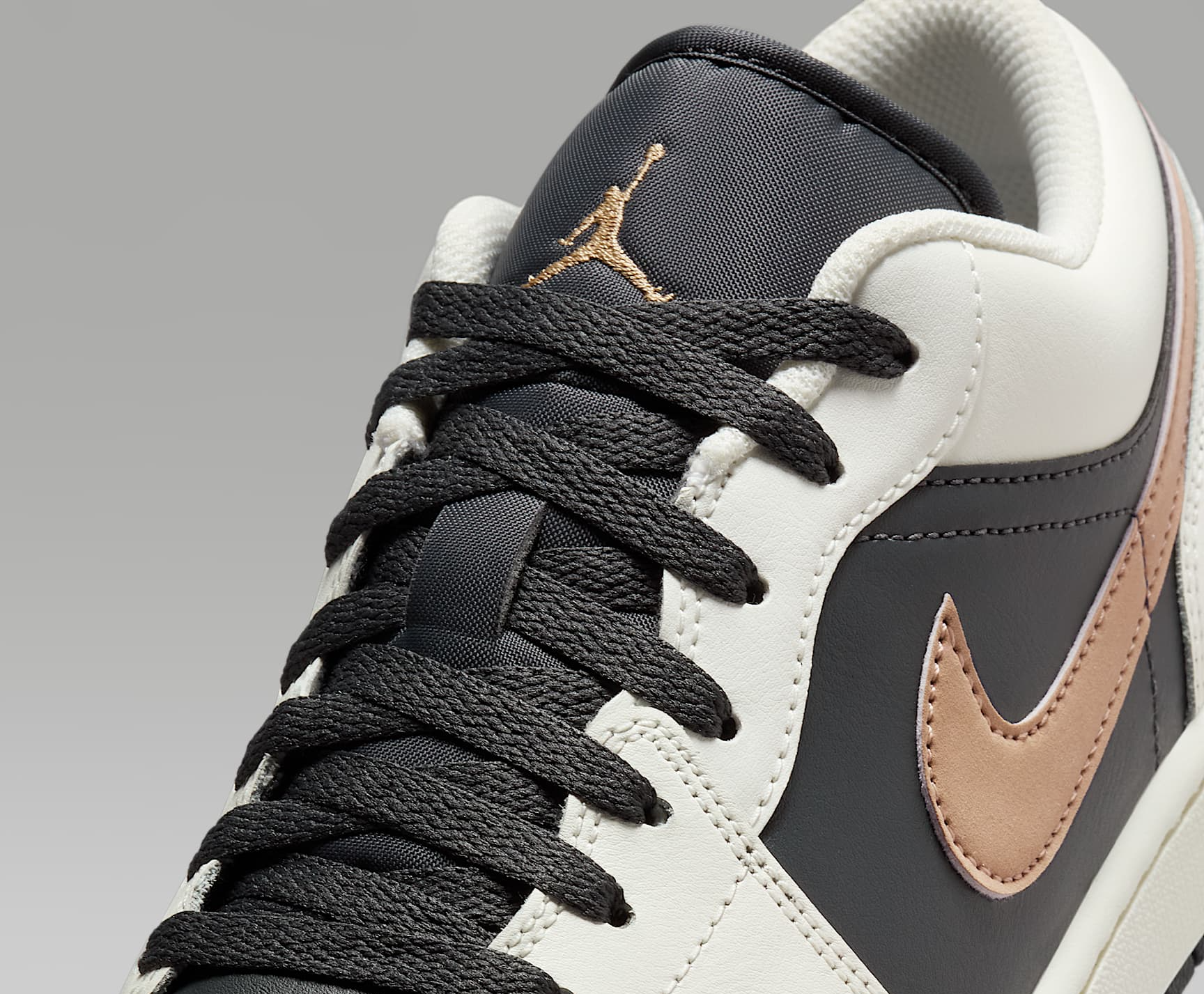 Giay Nike Air Jordan 1 Low 'Anthracite Hemp Sail' IH0649-021