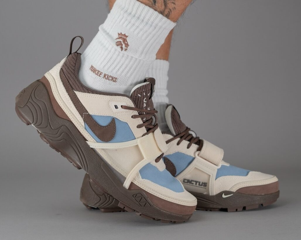 Alternative view of Giày Nike Zoom Field Jaxx Travis Scott 'Leche Blue' HQ3072-400