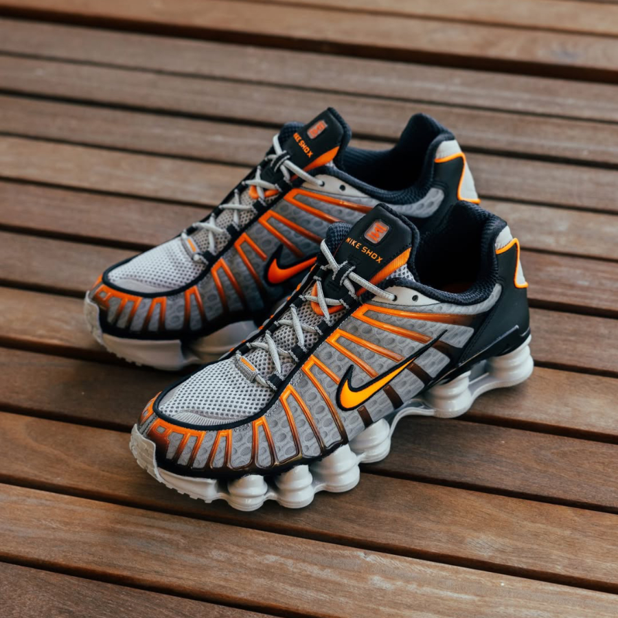 Alternative view of Giày Nike Shox TL 'Light Smoke Grey Black' AV3595-011