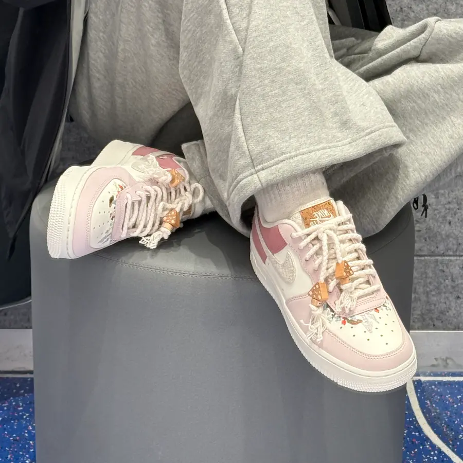 Alternative view of Giày Nike Air Force 1 ‘Mushroom’ IB8874-111