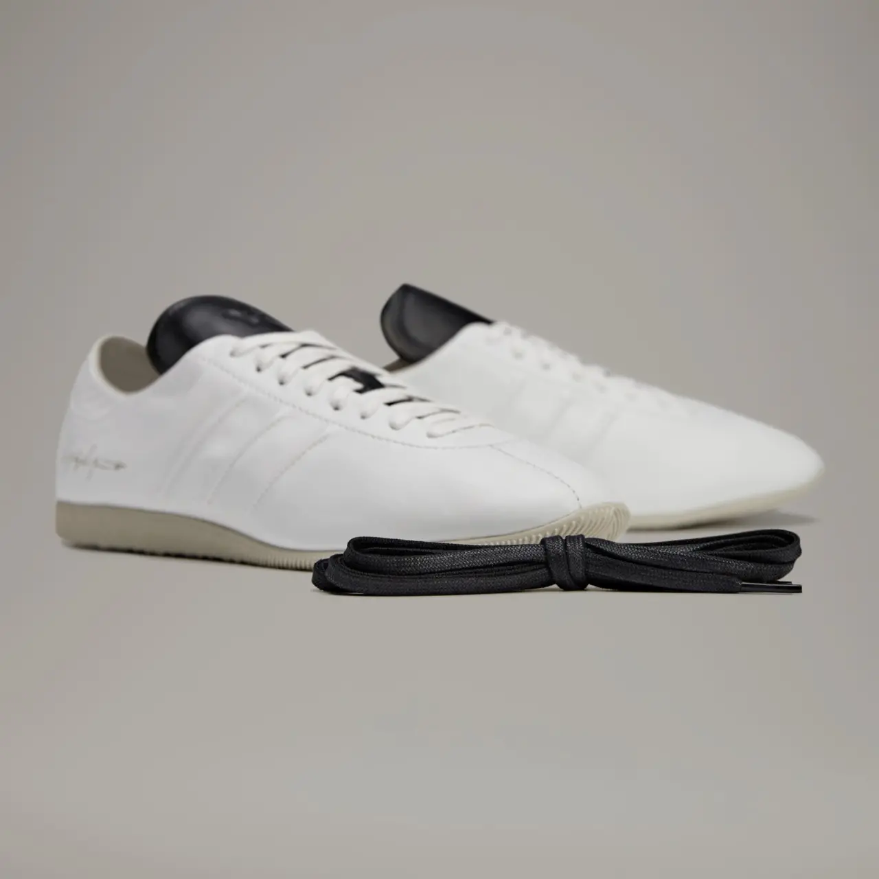Giay Adidas Y-3 Japan 'White Black Talc' JS1110