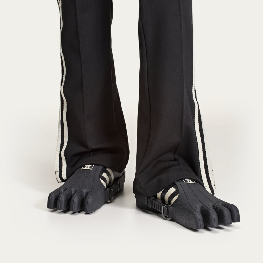 Giay Adidas Superfinger Superstar x AVAVAV 'Black' JP7141