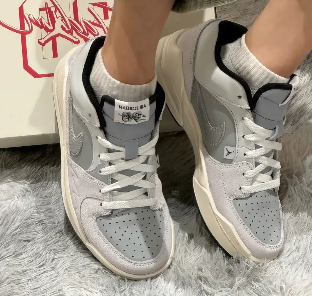 Giay Nike Air Jordan Stadium 90 'Light Smoke Grey' HV1810-001
