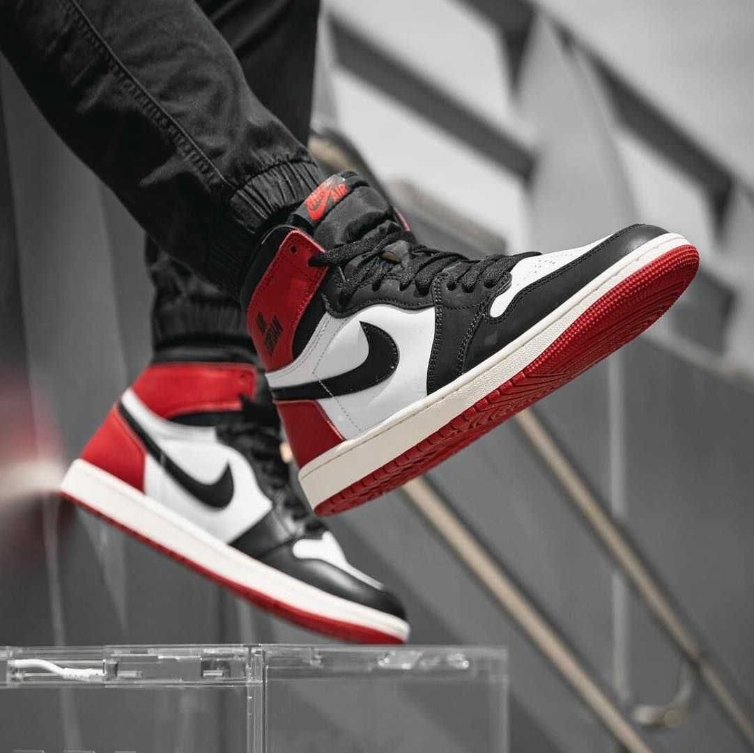 Giày Nike Air Jordan 1 Retro High OG 'Black Red' FD1437-106 - Ảnh 4
