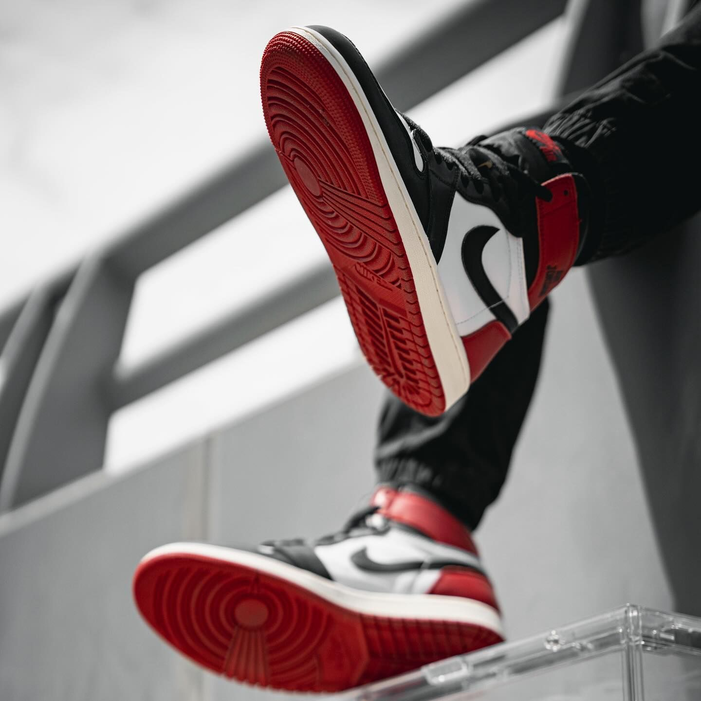 Giày Nike Air Jordan 1 Retro High OG 'Black Red' FD1437-106 - Ảnh 3