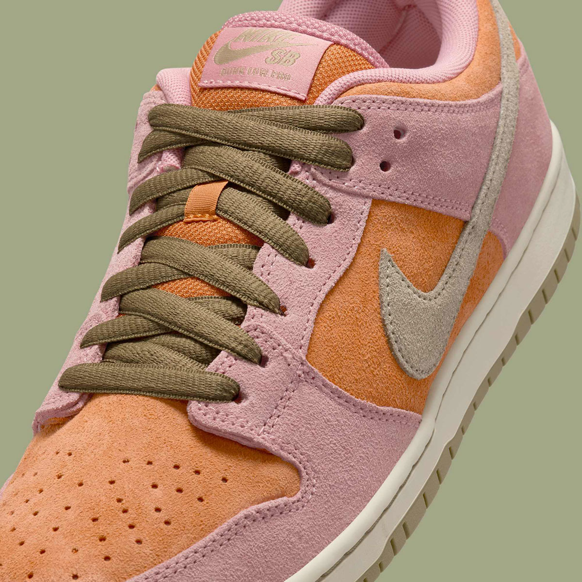 Giay Nike SB Dunk Low 'Red Stardust' HJ4135-600