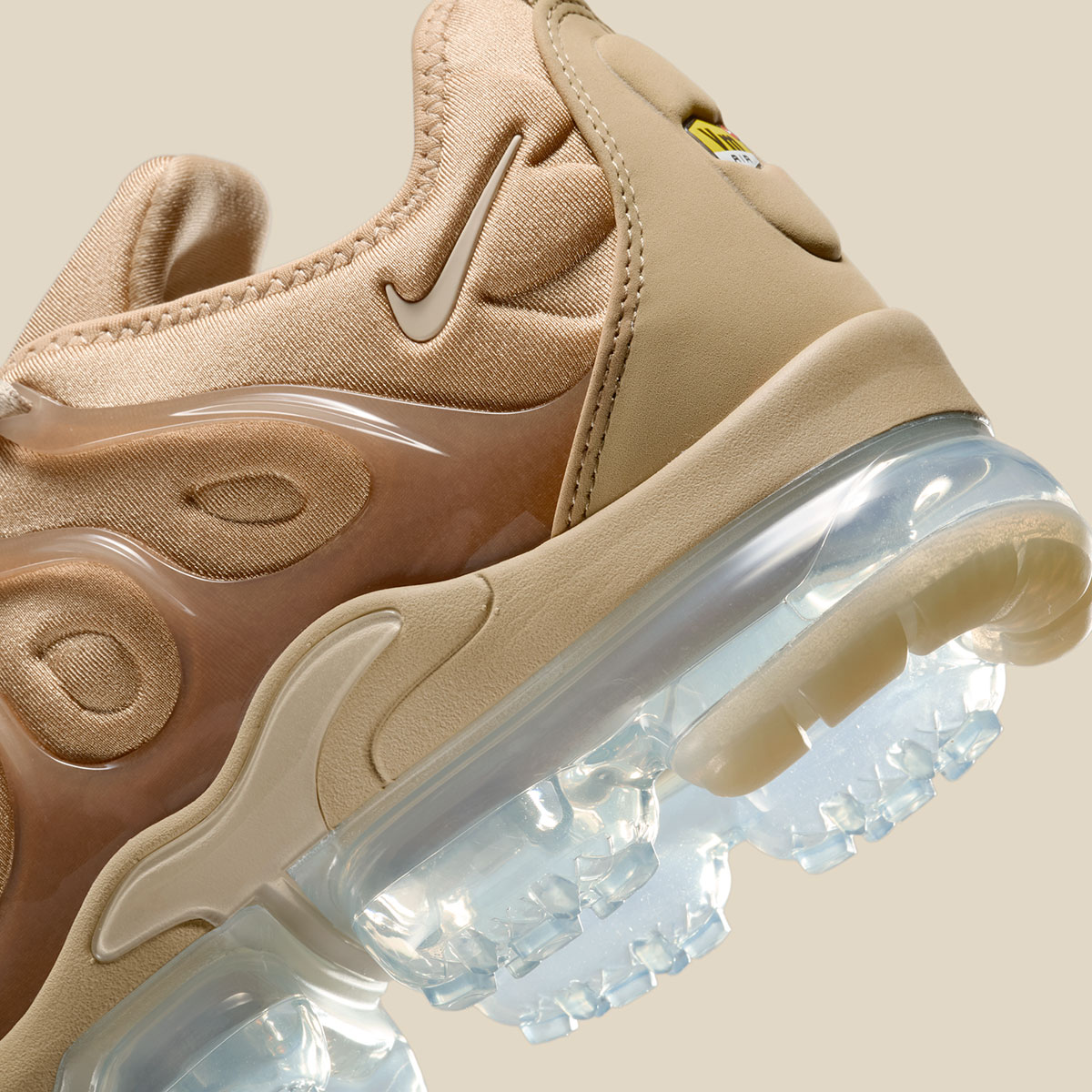 Giay Nike Air VaporMax Plus 'Parachute Beige' IB4008-297