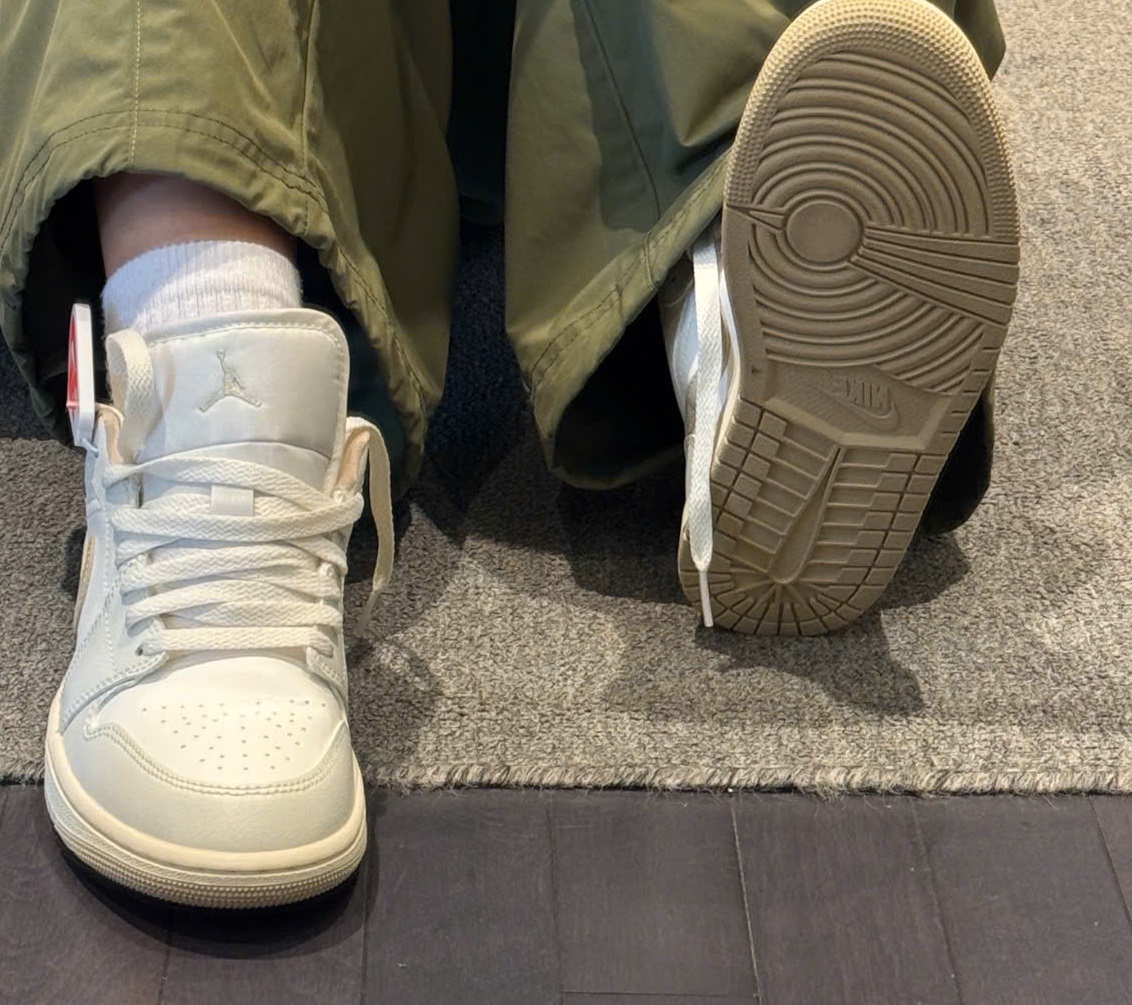Alternative view of Giày Nike Air Jordan 1 Low ‘Sail Tan’ DC0774-112
