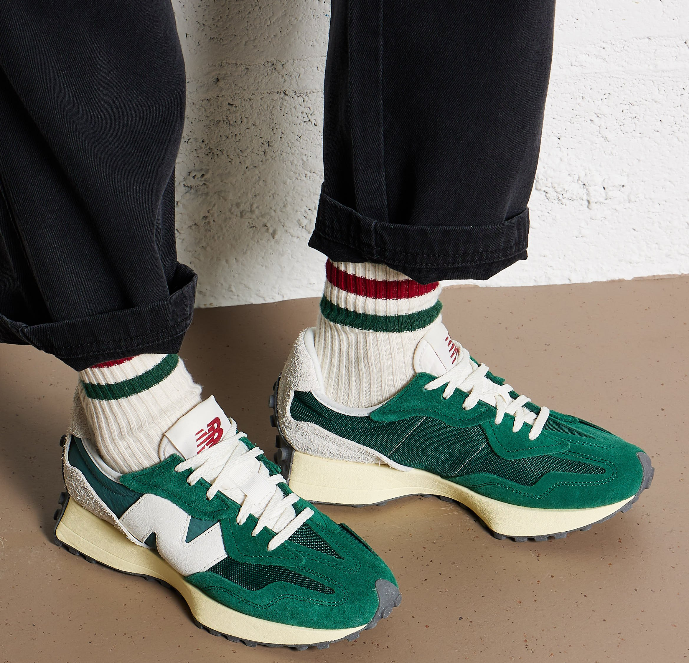 Alternative view of Giày New Balance 327 'Marsh Green' U327WRG