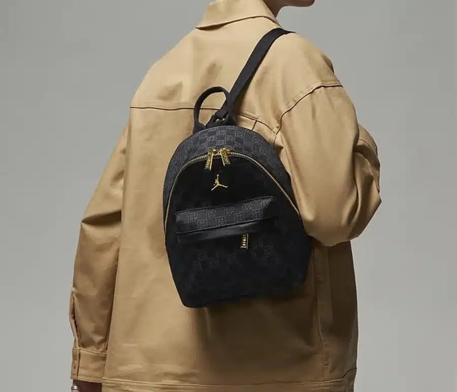 Alternative view of Túi Nike Monogram Mini Backpack 'Black' 7A0761-023