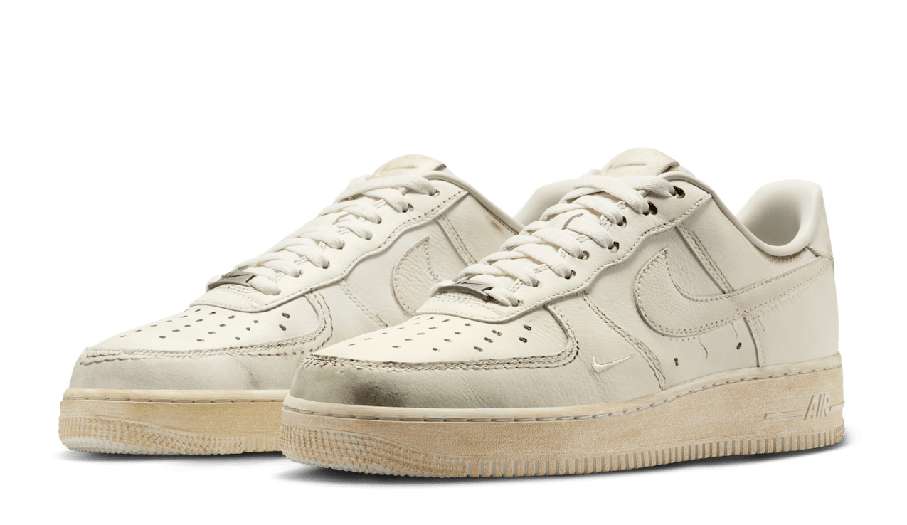 Giay Nike Air Force 1 Low 'Dirty Triple White' HJ9346-100