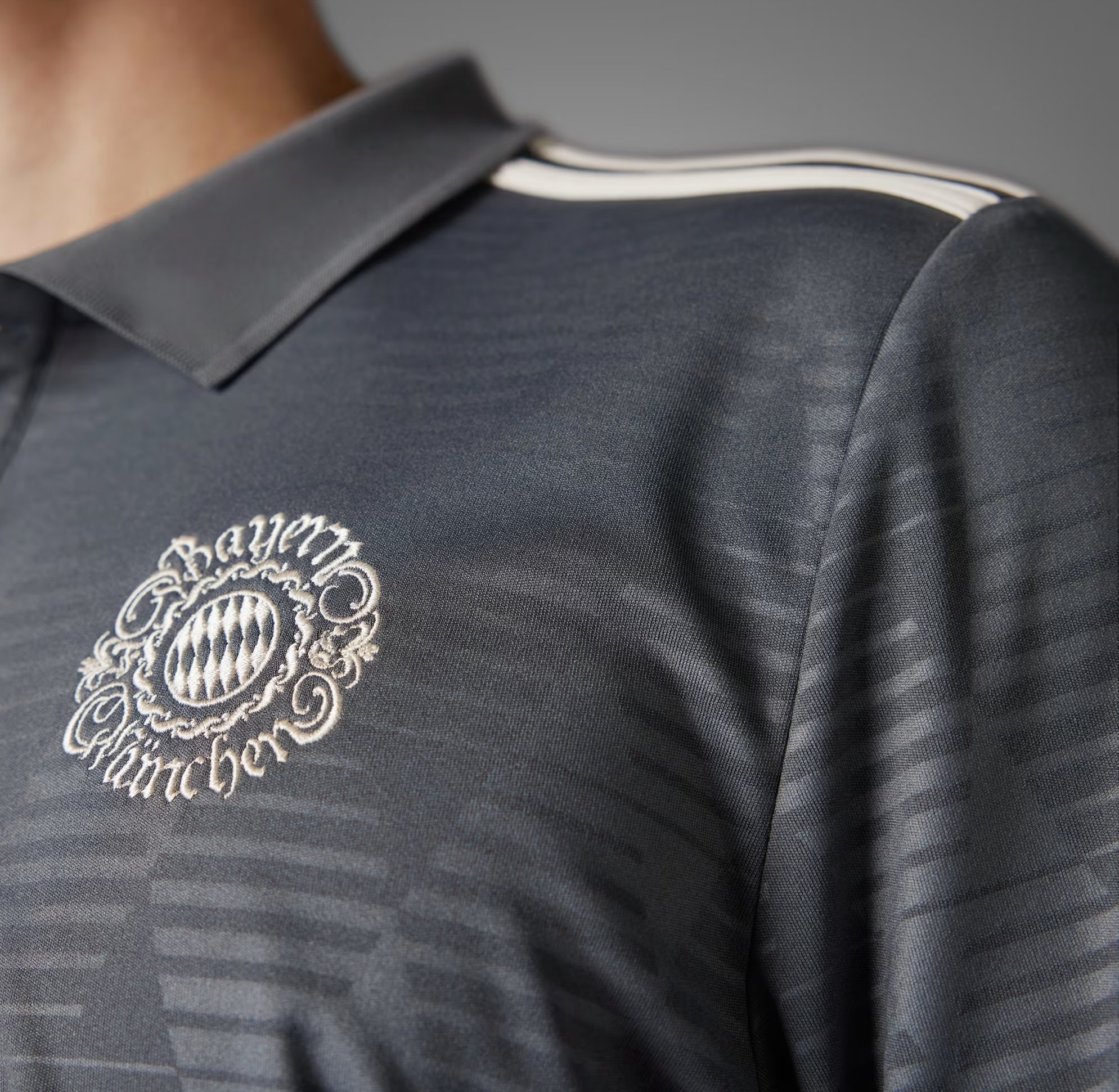Ao Adidas FC Bayern 24/25 Wiesn Jersey ‘Grey’ IW7299