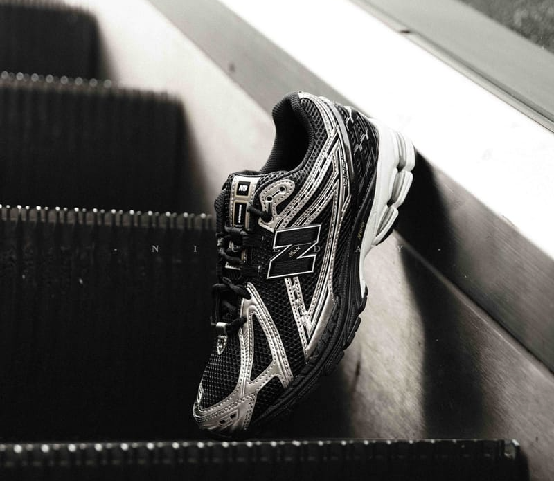 Giay New Balance 1906R 'Black Team Red Castlerock' U1906RCB