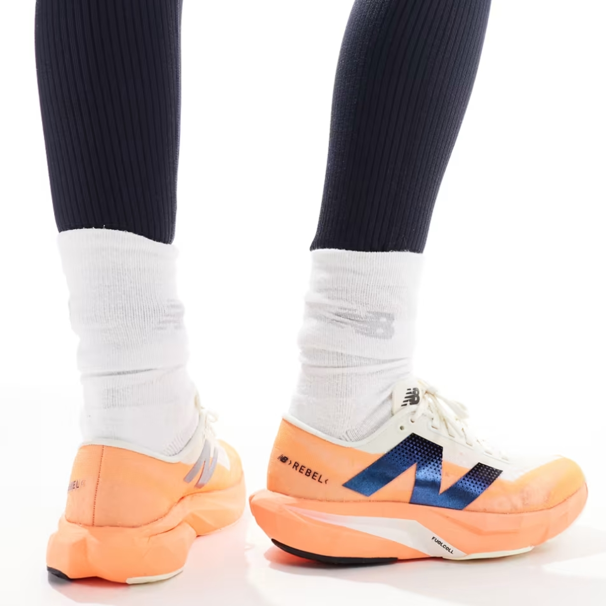 Giay New Balance Fuelcell Rebel v4 'Hot Mango' MFCXCO4