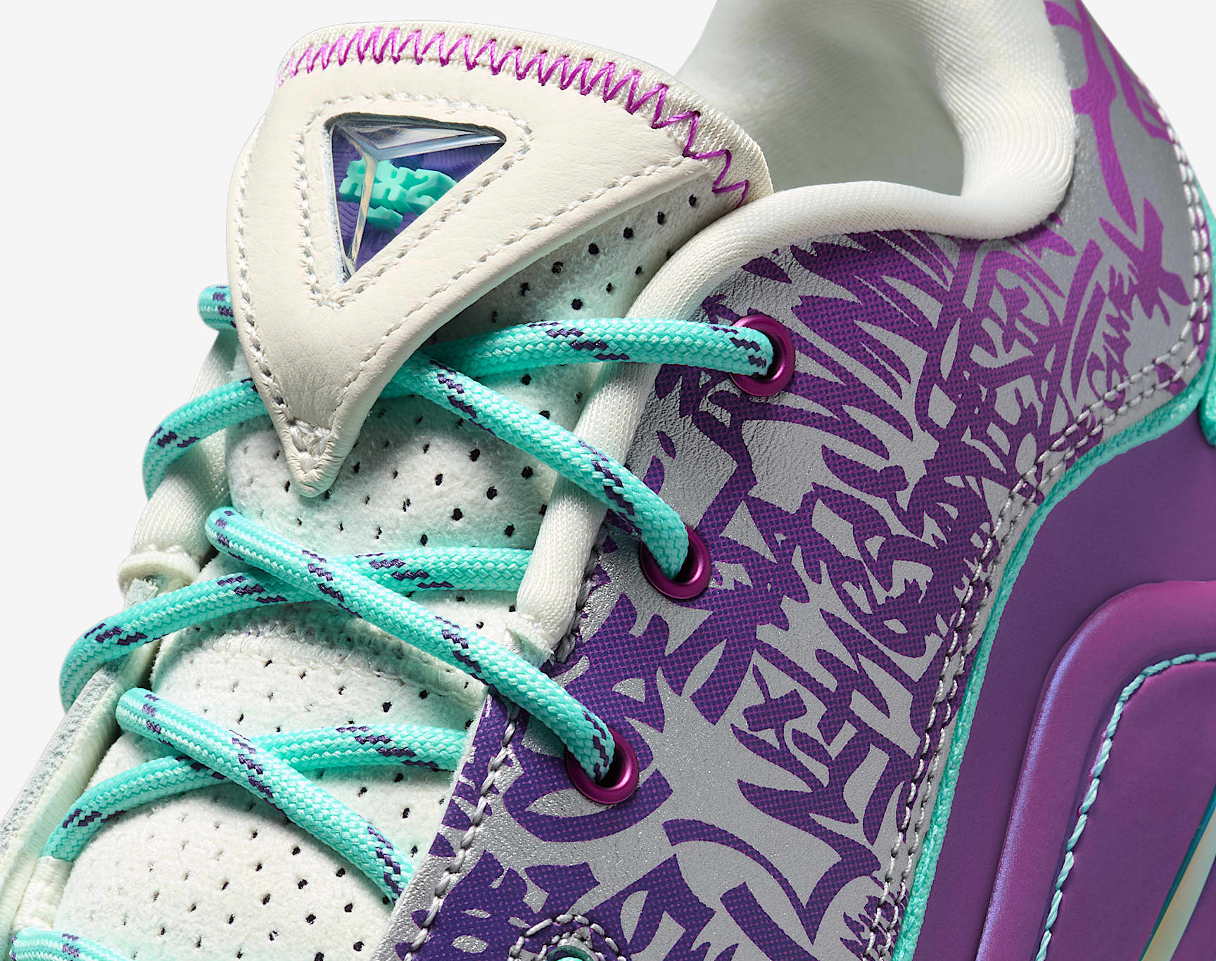 Giay Nike LeBron 22 GS 'Frozen Grapes' IF8254-001