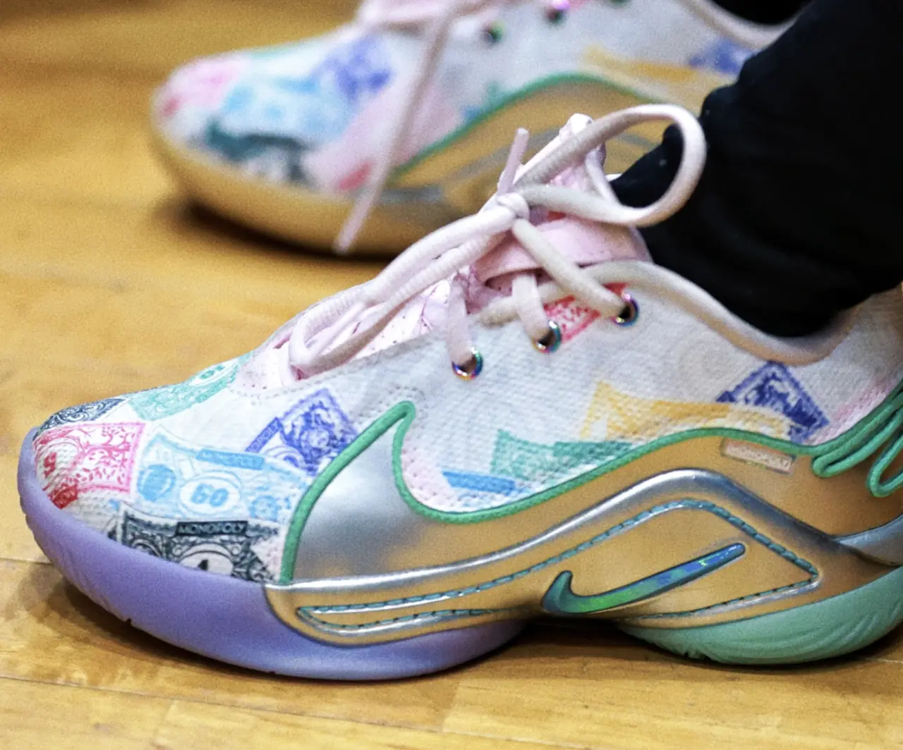 Alternative view of Giày Nike LeBron 22 GS 'Monopoly' HV6873-100