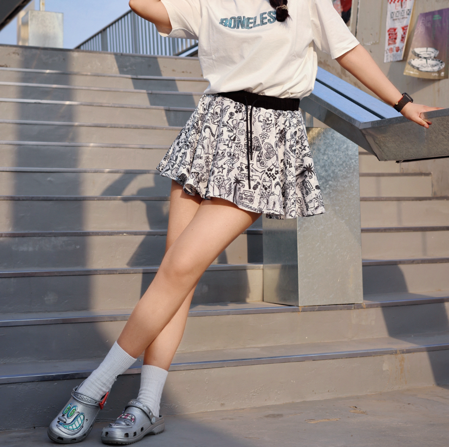 Alternative view of Dép Crocs x Kenny Scharf Classic Clog 'Silver' 209487-040