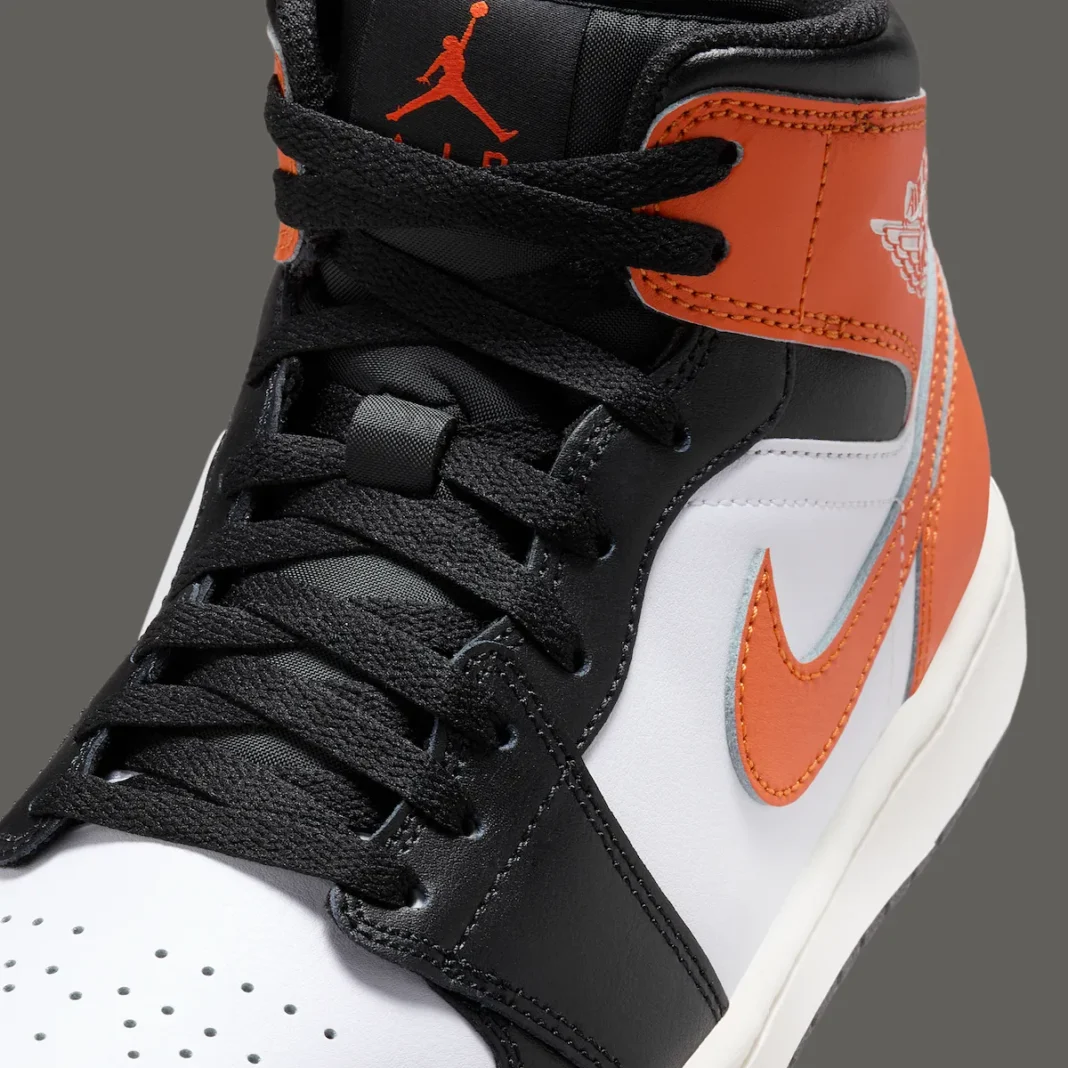 Alternative view of Giày Nike Air Jordan 1 Mid 'Black Toe Starfish' DQ8426-801