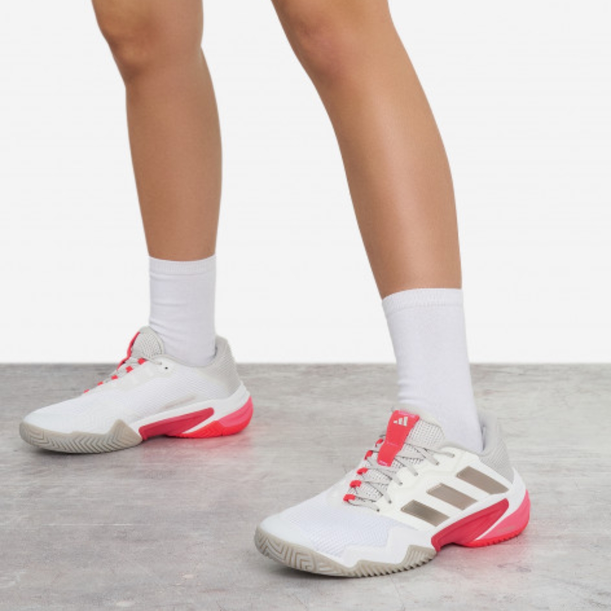 Adidas Barricade 13: Bền chắc vượt trội, kiểm soát tuyệt đối mọi sân đấu