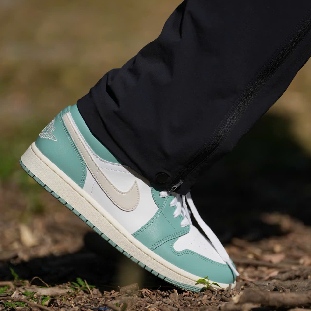 Giày Nike Air Jordan 1 Low 'White Cannon' DC0774-138 - Ảnh 3