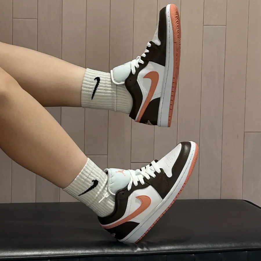 Alternative view of Giày Nike Air Jordan 1 Low 'Brown Pink' DC0774-182