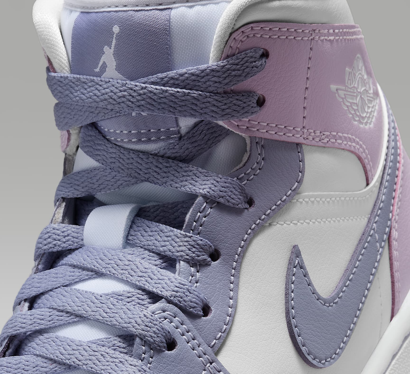 Alternative view of Giày Nike Air Jordan 1 Mid 'Indigo Haze Doll White' BQ6472-510