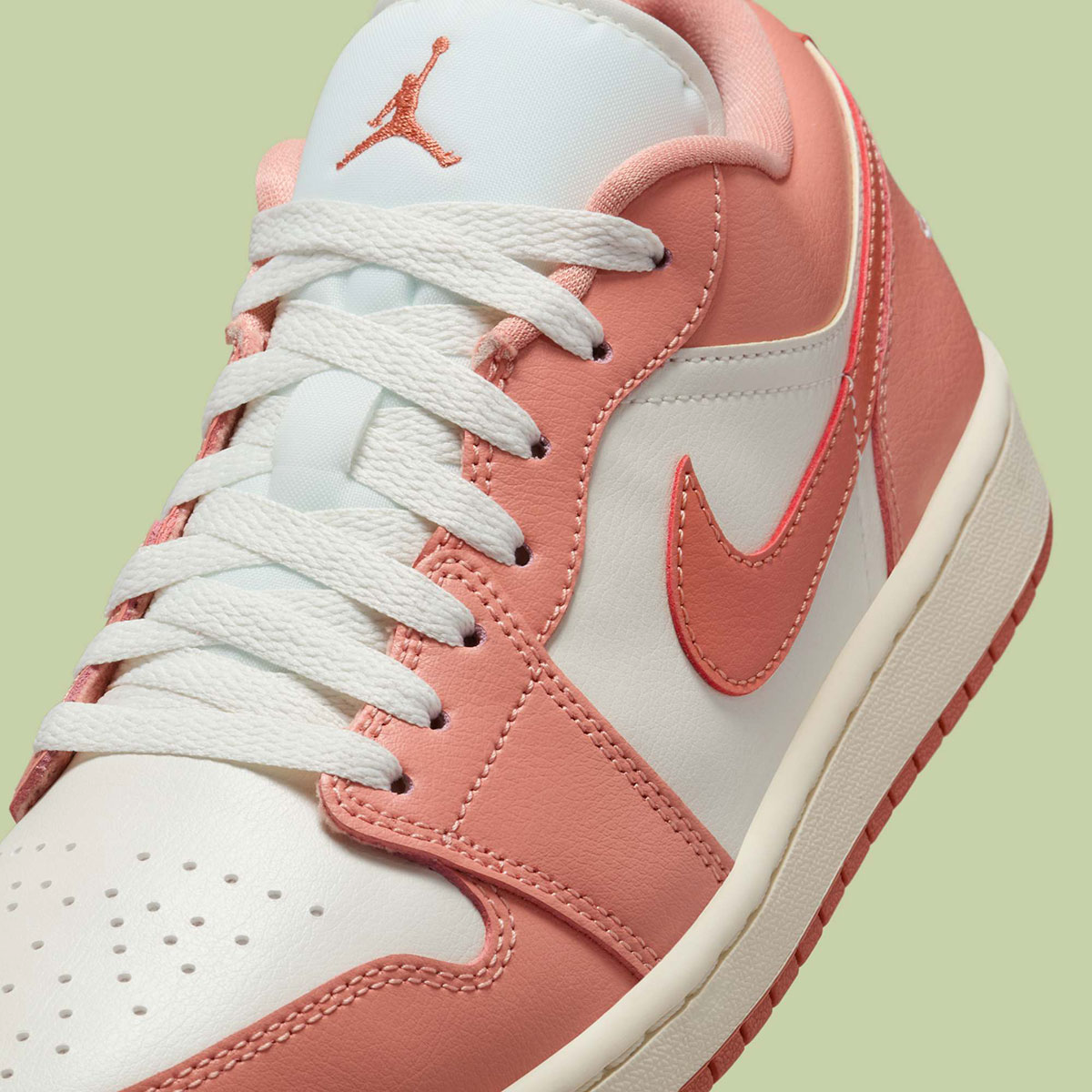 Alternative view of Giày Nike Air Jordan 1 Low 'Madder Root' DC0774-180