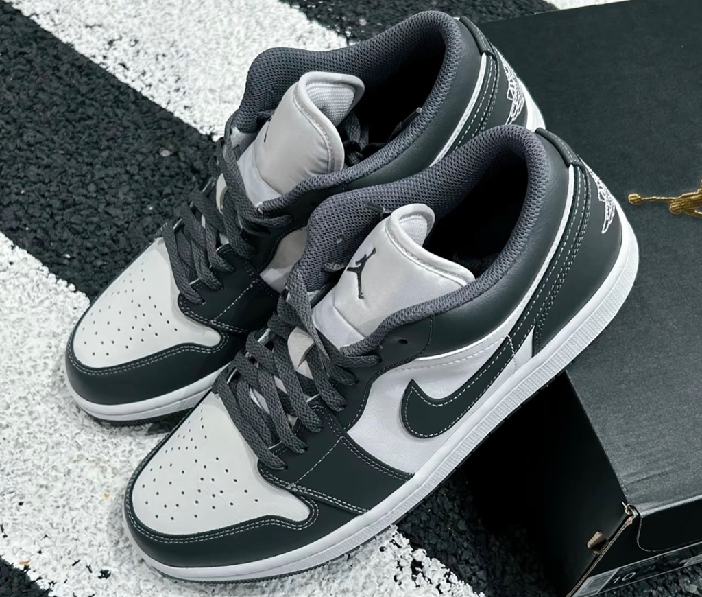 Alternative view of Giày Nike Air Jordan 1 Low ‘Grey White’ 553558-044