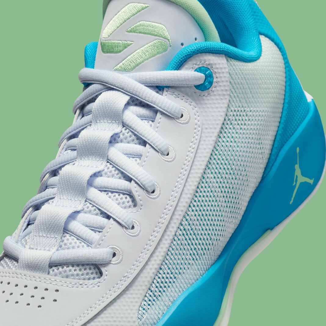 Alternative view of Giày Nike Air Jordan Luka .77 'Football Grey' HF0806-002