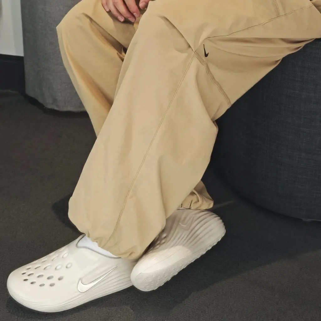 Alternative view of Dép Nike ReactX Rejuven8 'Light Orewood Brown' HV5062-100