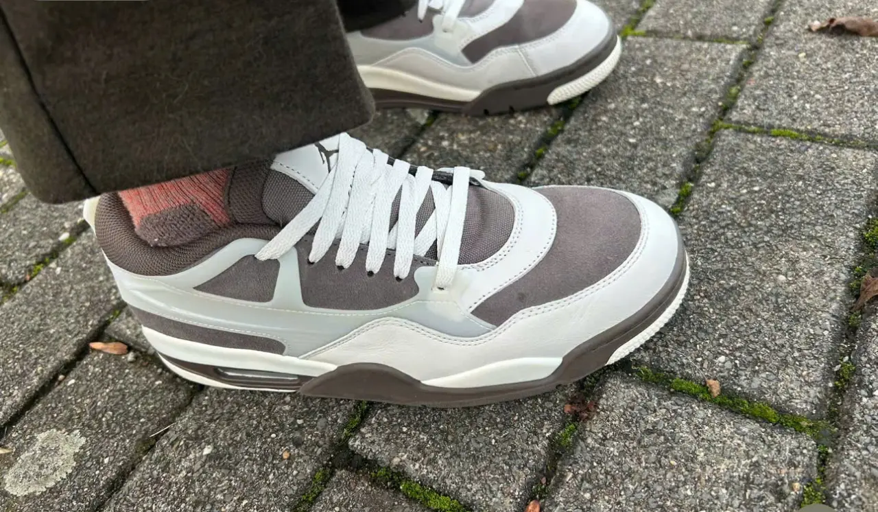 Alternative view of Giày Nike Air Jordan 4 RM 'Dark Mocha' IB7693-001