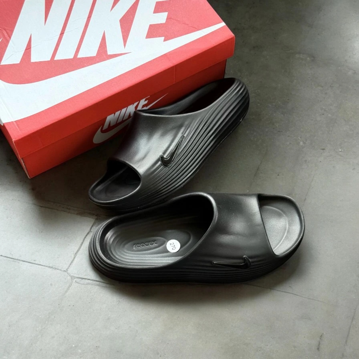 Alternative view of Dép Nike ReactX Rejuven8 Slide 'Triple Black' HV4484-001