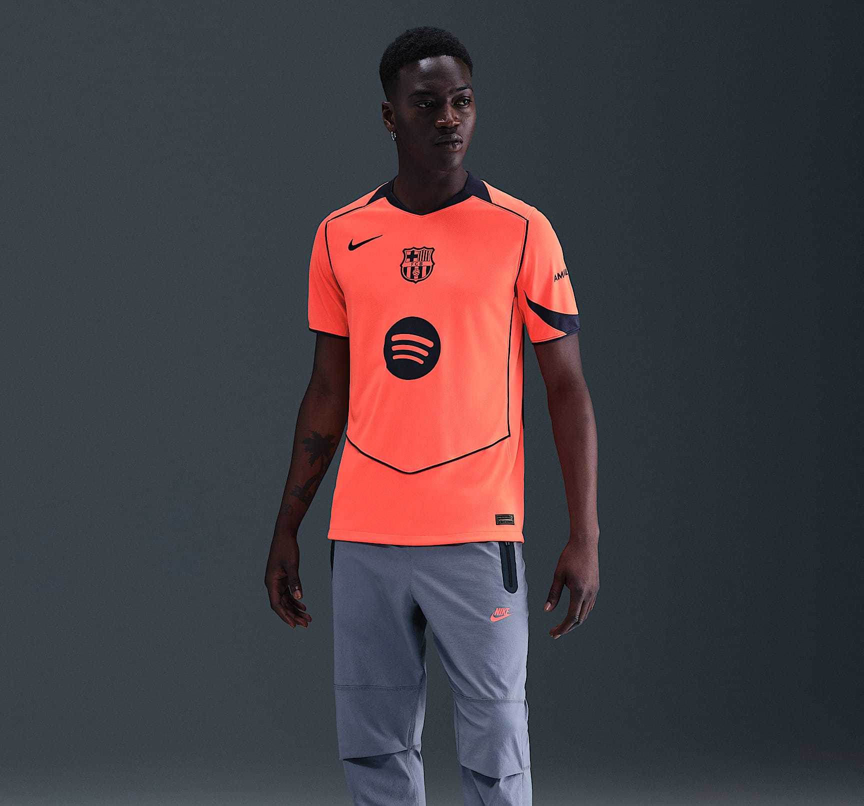 Alternative view of Áo Nike FC Barcelona 2025/26 'Orange' HM3201-855